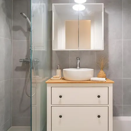 Au Coeur Du 16e, Proche Tour Eiffel *